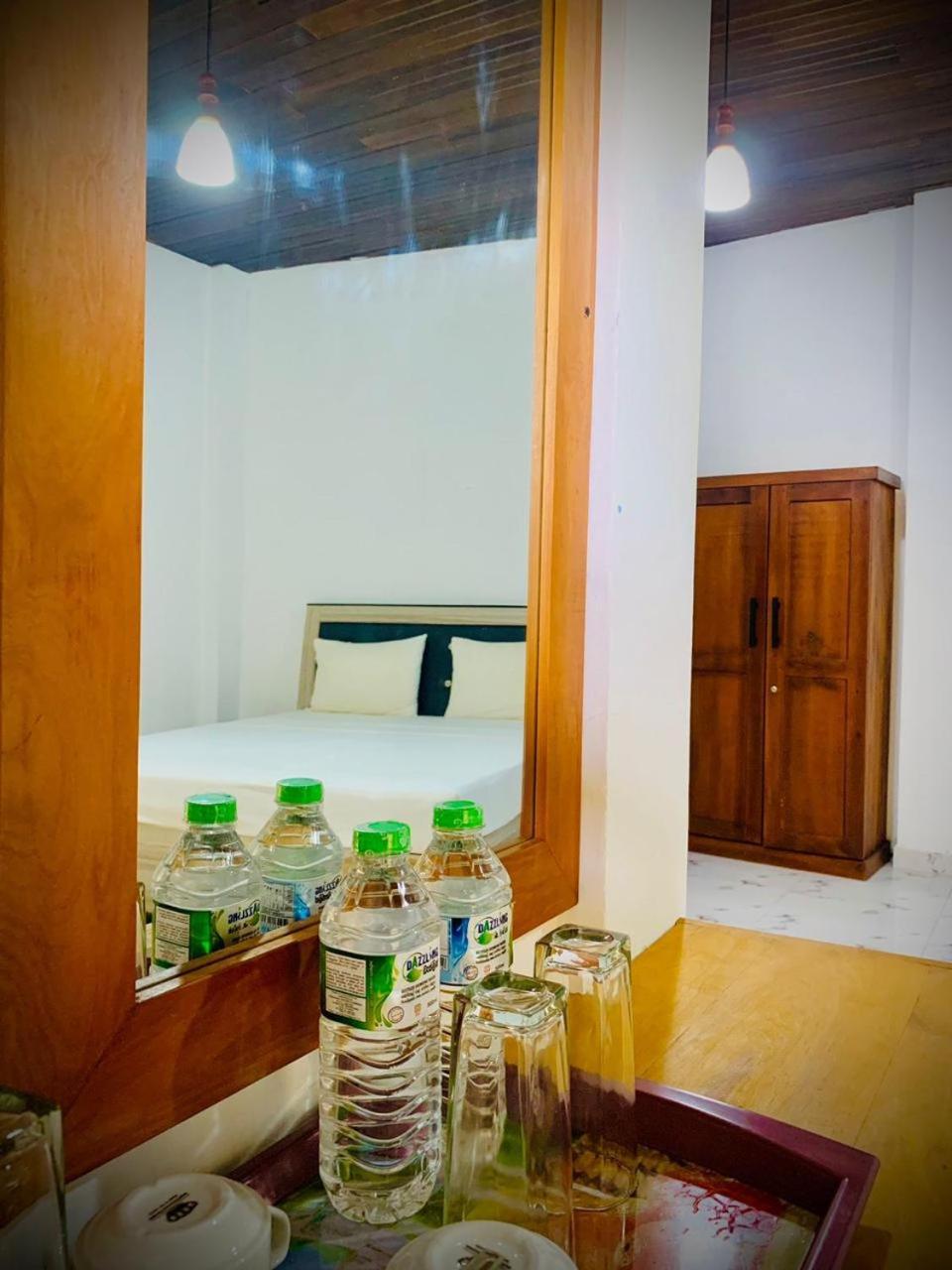 Elepath Lodge- Pinnawala Pinnawala  Phòng bức ảnh